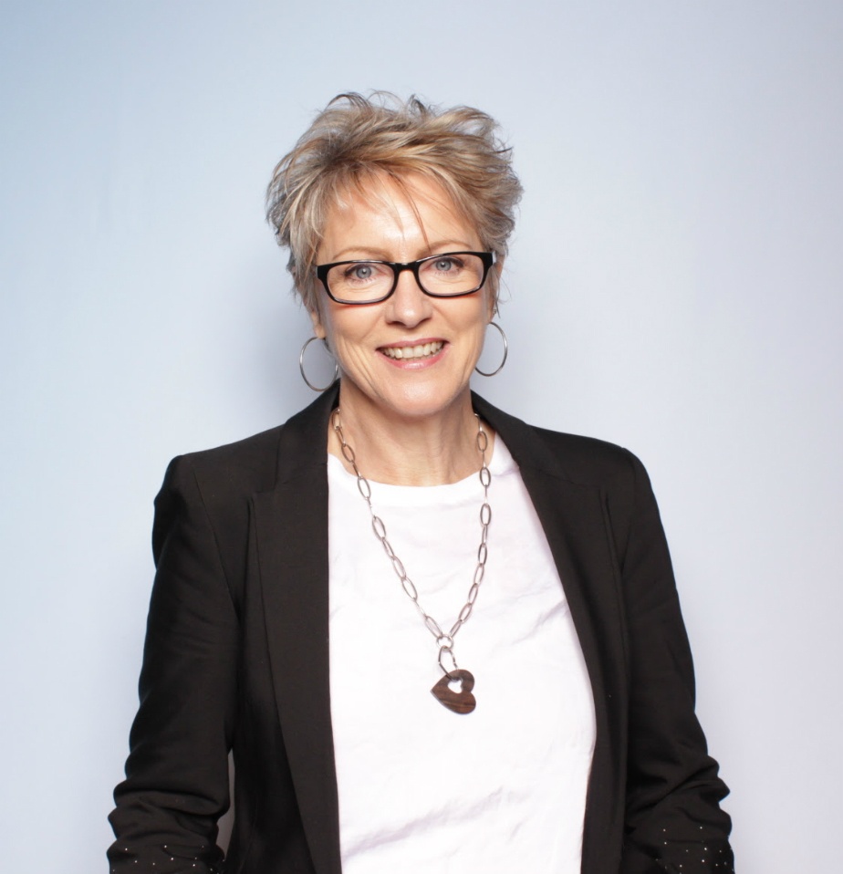 Helen Nicholls 900